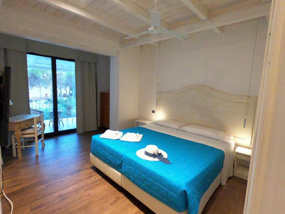 Villa La Conchiglia Rooms Cala Liberotto Eksteriør billede