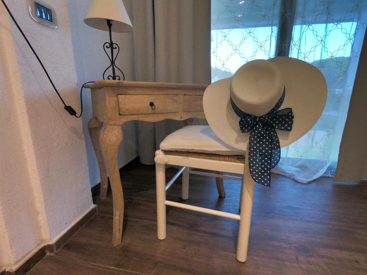 Villa La Conchiglia Rooms Cala Liberotto Eksteriør billede