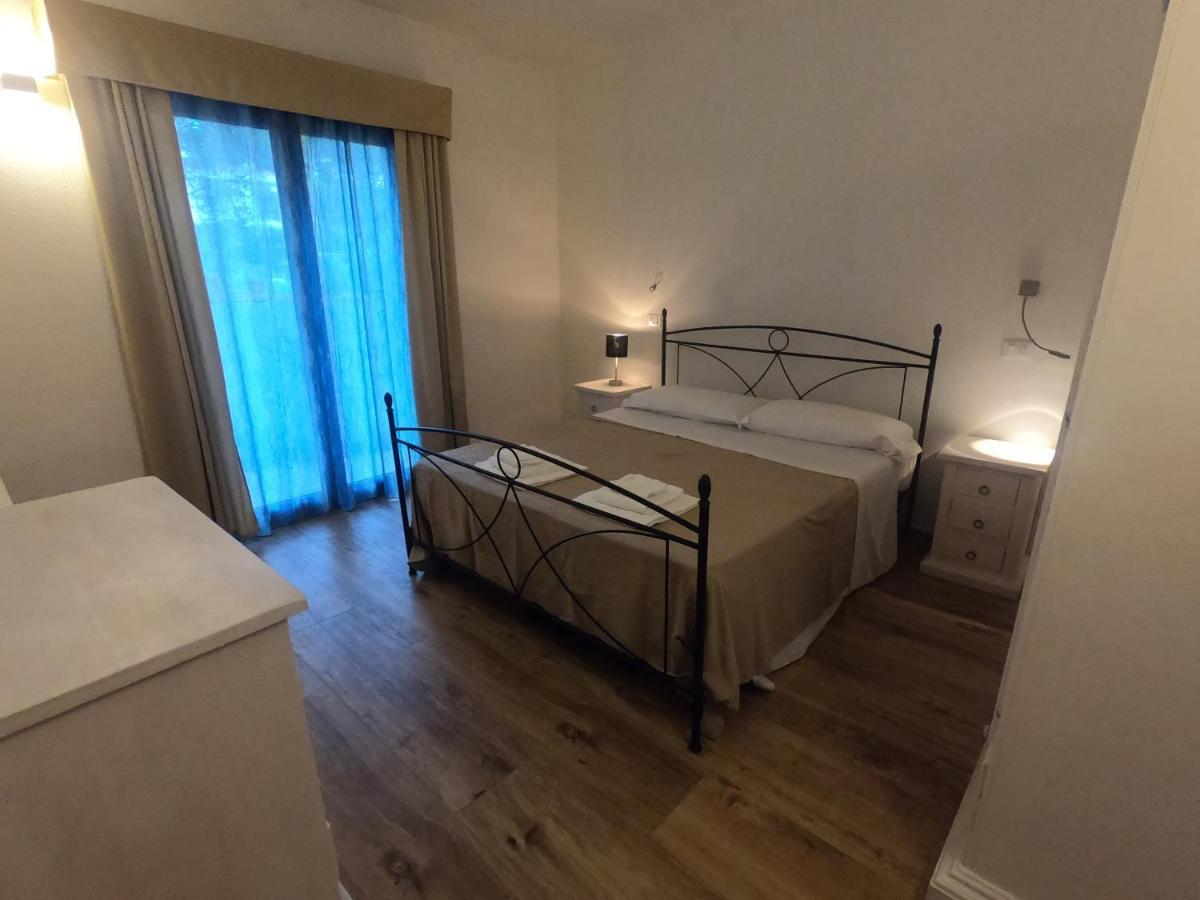 Villa La Conchiglia Rooms Cala Liberotto Eksteriør billede