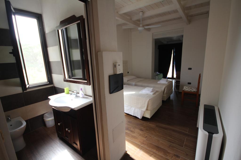 Villa La Conchiglia Rooms Cala Liberotto Eksteriør billede